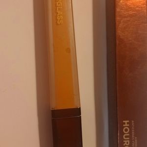 HOURGLASSVanish Airbrush Conceale
